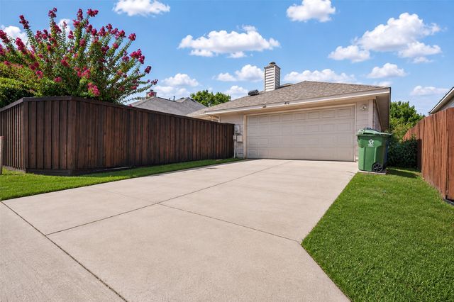 456 Ridge Meade Drive, Lewisville, TX 75067