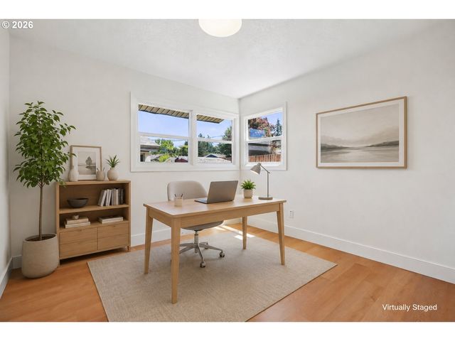 11942 Ne SISKIYOU St, Portland, OR 97220