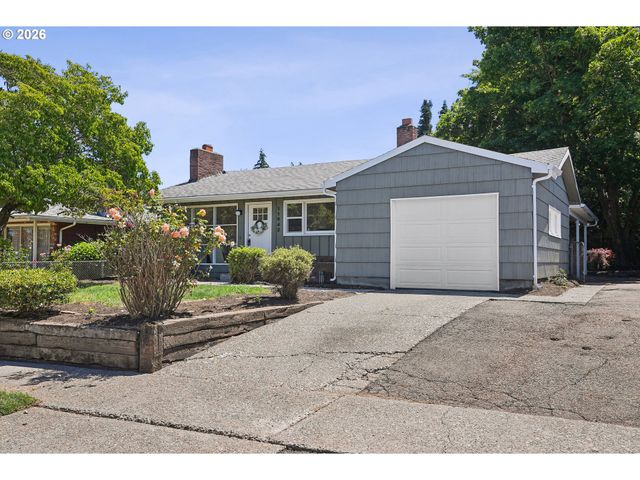 11942 Ne SISKIYOU St, Portland, OR 97220