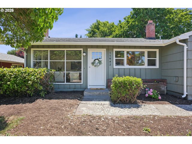 11942 Ne SISKIYOU St, Portland, OR 97220
