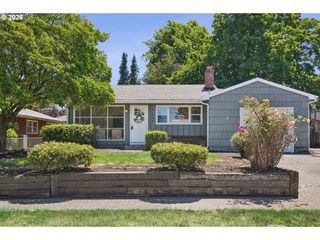 11942 Ne SISKIYOU St, Portland, OR 97220