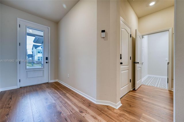 16966 Cedar Valley Cir, Clermont, FL 34711