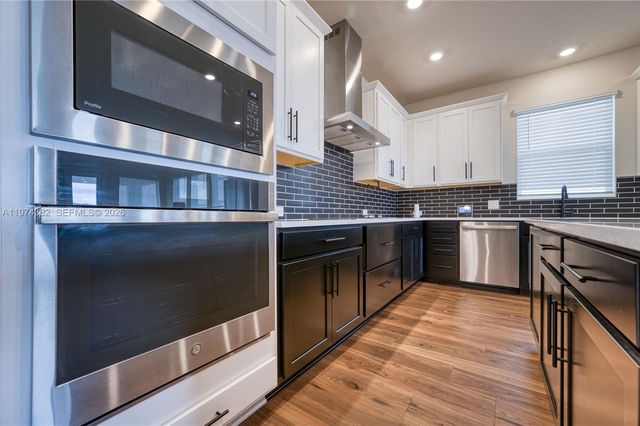 16966 Cedar Valley Cir, Clermont, FL 34711