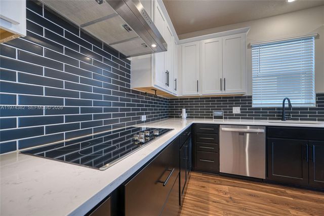 16966 Cedar Valley Cir, Clermont, FL 34711