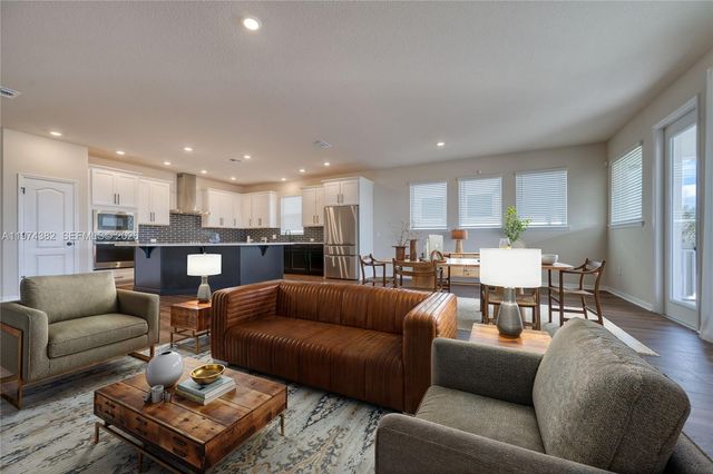 16966 Cedar Valley Cir, Clermont, FL 34711