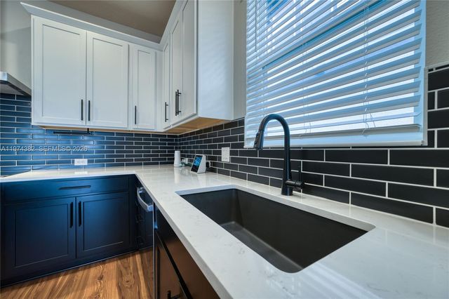 16966 Cedar Valley Cir, Clermont, FL 34711