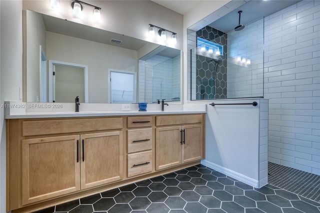 16966 Cedar Valley Cir, Clermont, FL 34711