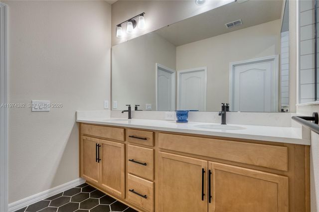 16966 Cedar Valley Cir, Clermont, FL 34711