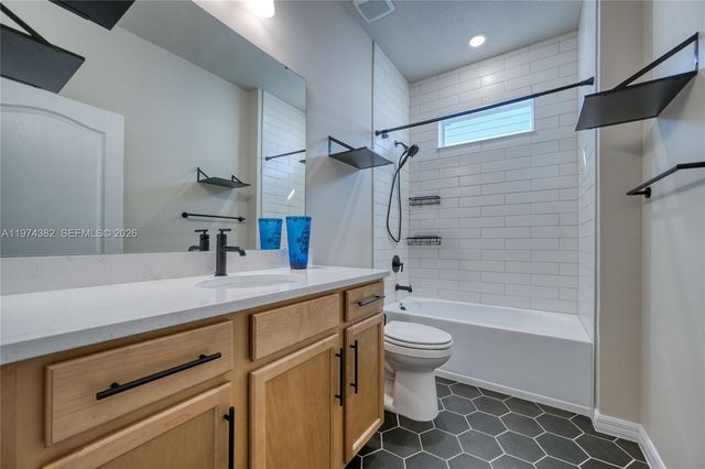 16966 Cedar Valley Cir, Clermont, FL 34711