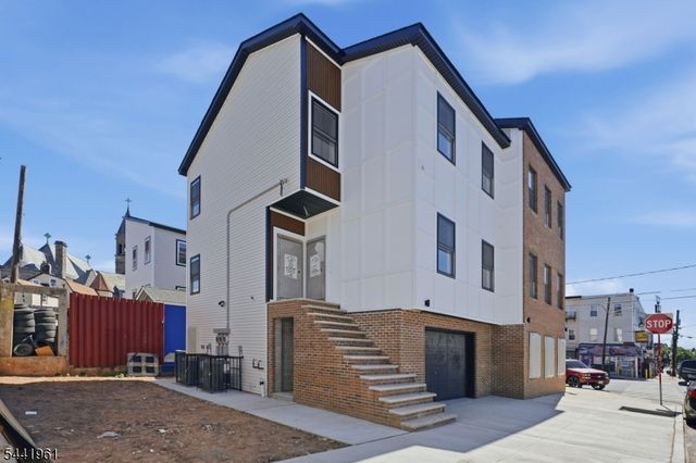 34 Parkhurst St, Newark City, NJ 07114