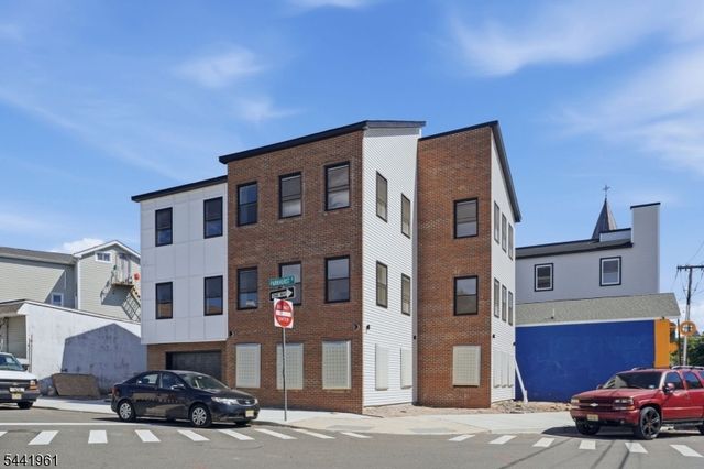 34 Parkhurst St, Newark City, NJ 07114