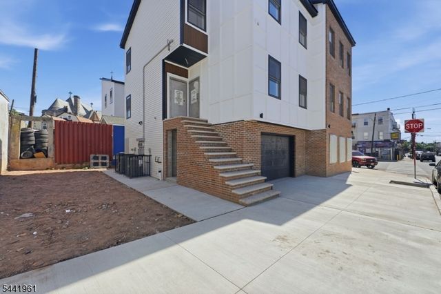 34 Parkhurst St, Newark City, NJ 07114