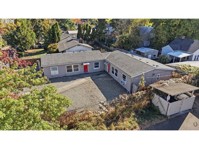 8240 Se KELLY St, Portland, OR 97266