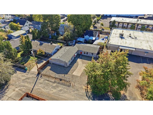 8240 Se KELLY St, Portland, OR 97266