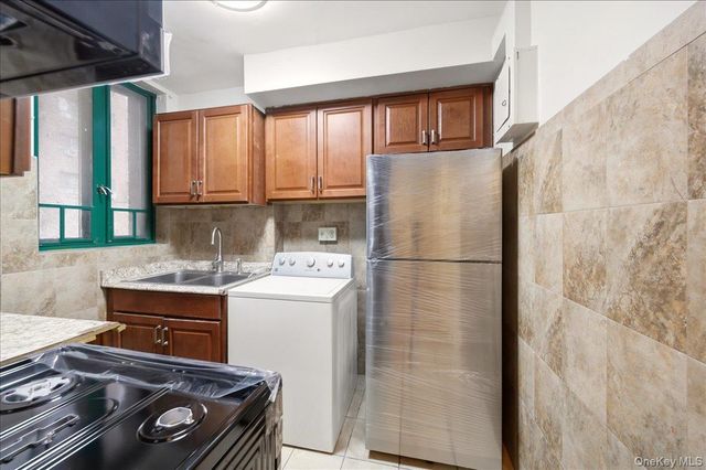 1561 Metropolitan Avenue TB, Bronx, NY 10462