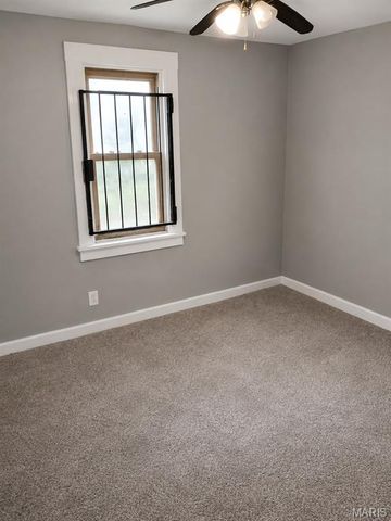 19 N Harvey Avenue, Ferguson, MO 63135