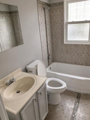 19 N Harvey Avenue, Ferguson, MO 63135