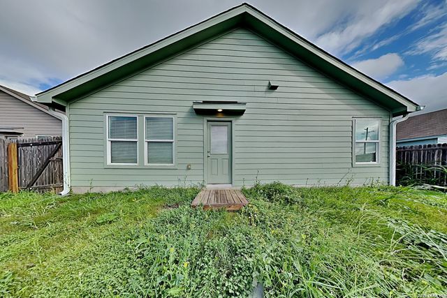 205 Free Waters, Seguin, TX 78155