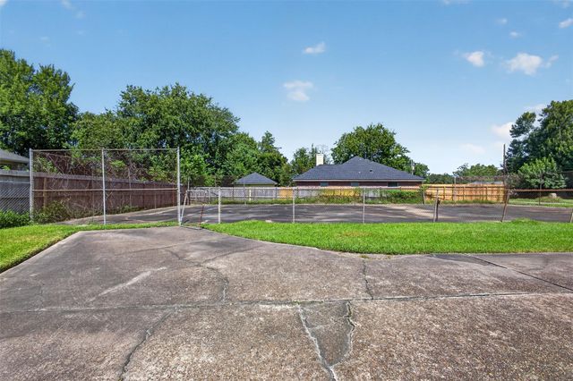 5010 Bricker Street, Houston, TX 77033