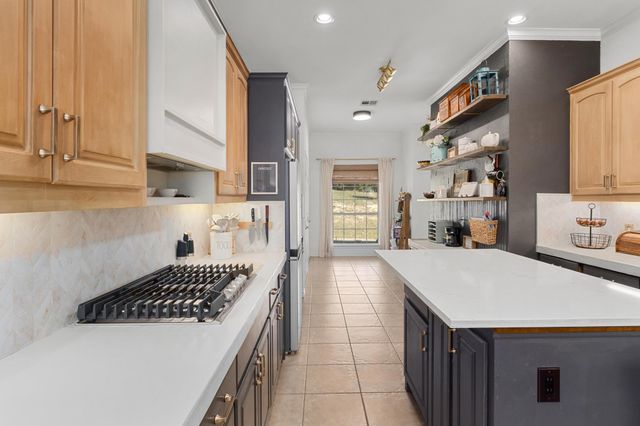 11201 W Cave BLVD, Dripping Springs, TX 78620