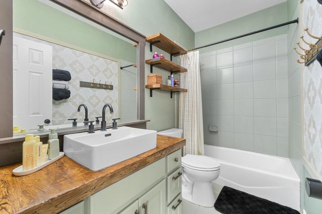 11201 W Cave BLVD, Dripping Springs, TX 78620