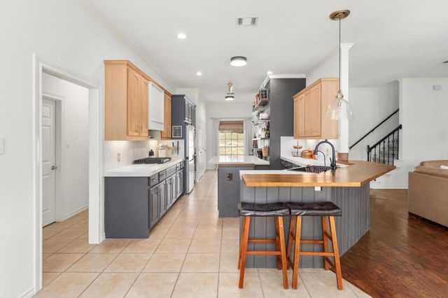 11201 W Cave BLVD, Dripping Springs, TX 78620