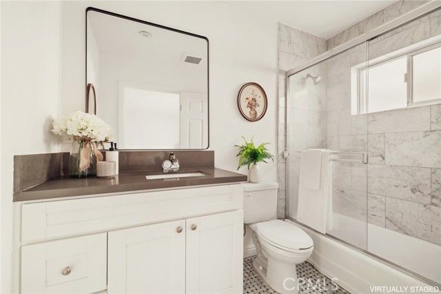 1918 11th Street D, Santa Monica, CA 90404