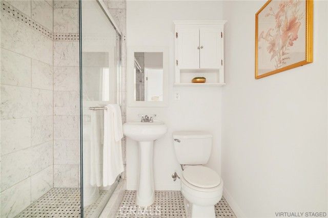 1918 11th Street D, Santa Monica, CA 90404