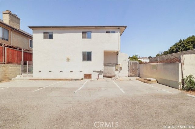 1918 11th Street D, Santa Monica, CA 90404