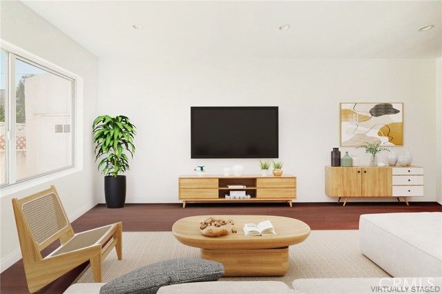 1918 11th Street D, Santa Monica, CA 90404