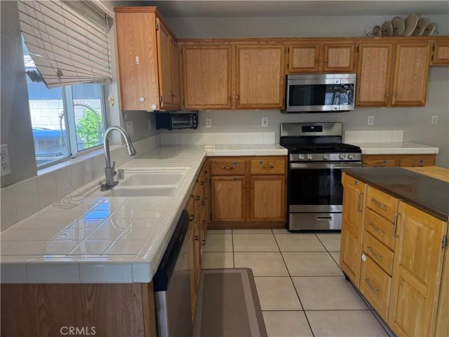 15188 Wright Court, Fontana, CA 92336