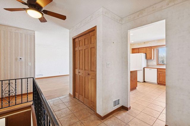 11441 Galtier Drive, Burnsville, MN 55337