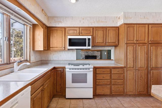 11441 Galtier Drive, Burnsville, MN 55337