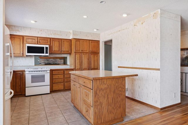 11441 Galtier Drive, Burnsville, MN 55337