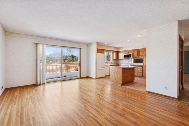 11441 Galtier Drive, Burnsville, MN 55337