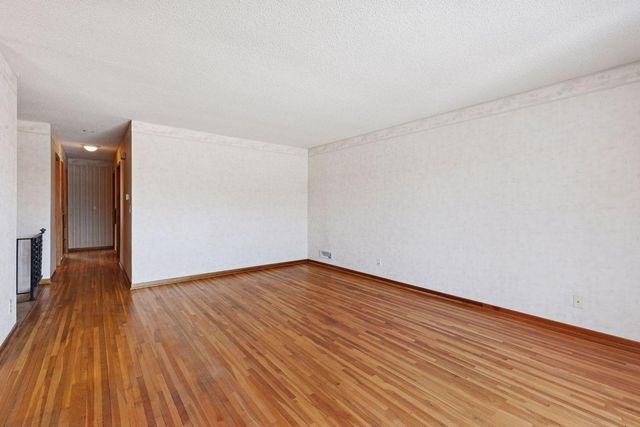 11441 Galtier Drive, Burnsville, MN 55337