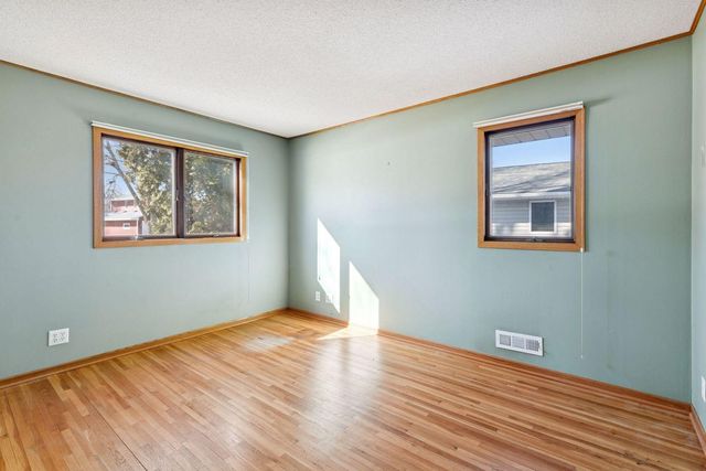 11441 Galtier Drive, Burnsville, MN 55337