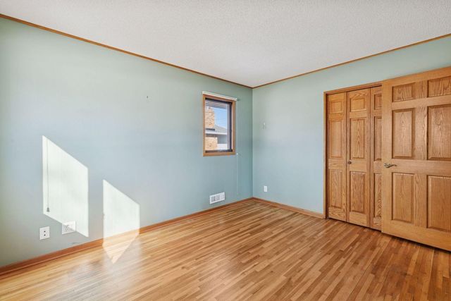 11441 Galtier Drive, Burnsville, MN 55337