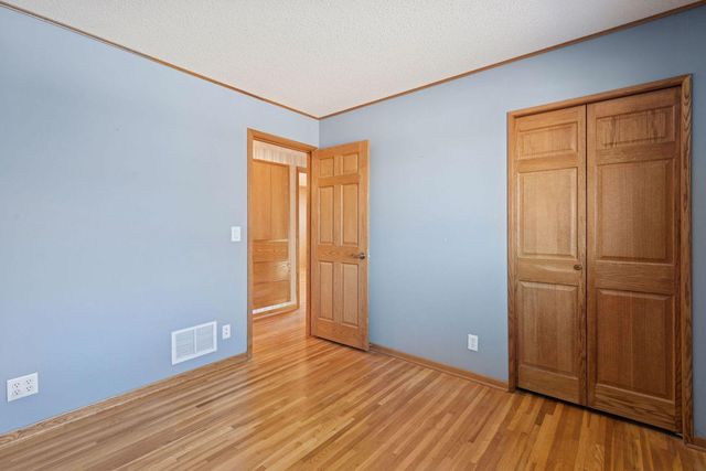 11441 Galtier Drive, Burnsville, MN 55337