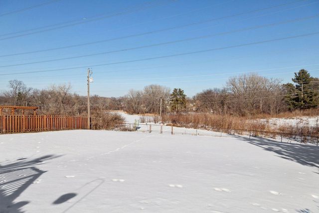 11441 Galtier Drive, Burnsville, MN 55337