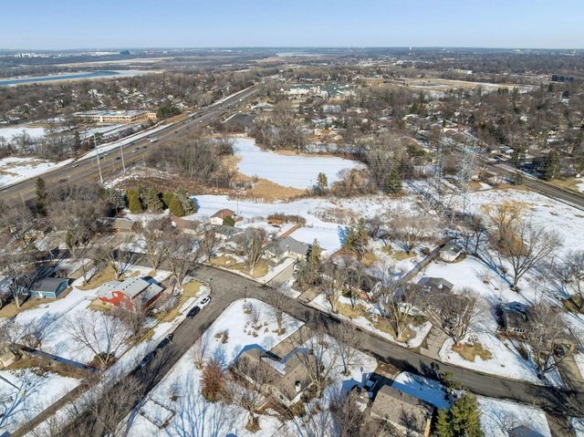 11441 Galtier Drive, Burnsville, MN 55337