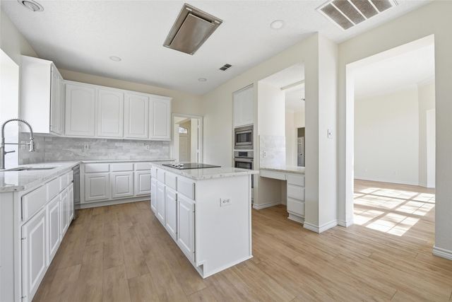 720 Cliffmoor Drive, Keller, TX 76248