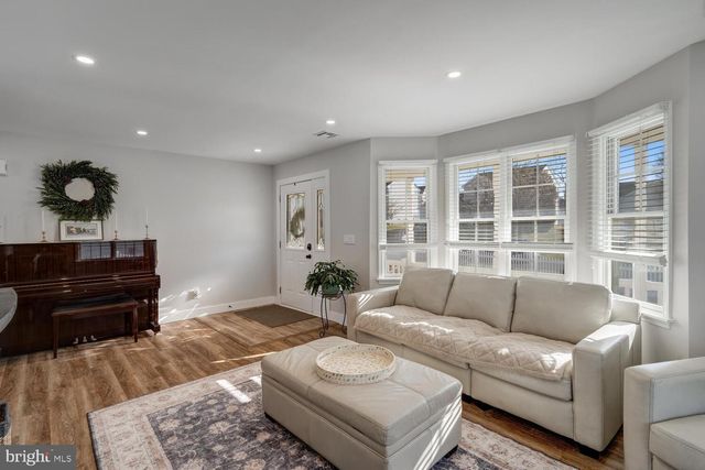 148 COMPASS ROAD, Manahawkin, NJ 08050