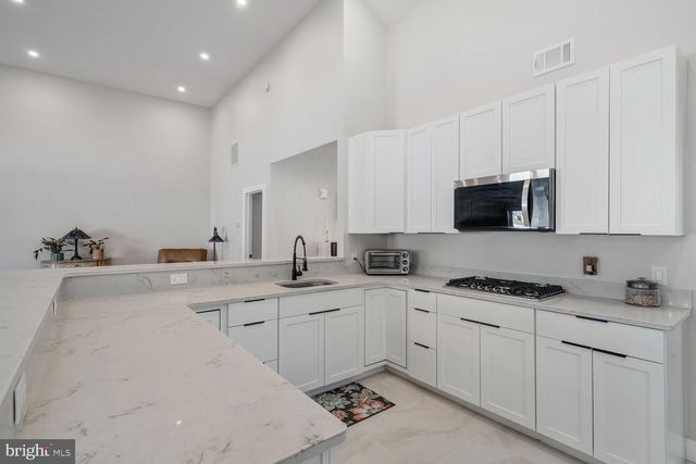 148 COMPASS ROAD, Manahawkin, NJ 08050