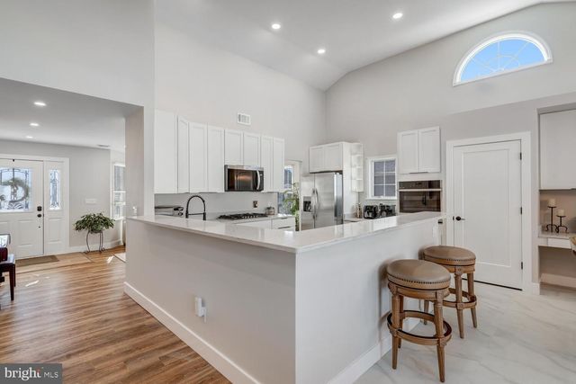 148 COMPASS ROAD, Manahawkin, NJ 08050