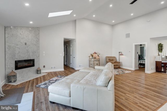 148 COMPASS ROAD, Manahawkin, NJ 08050