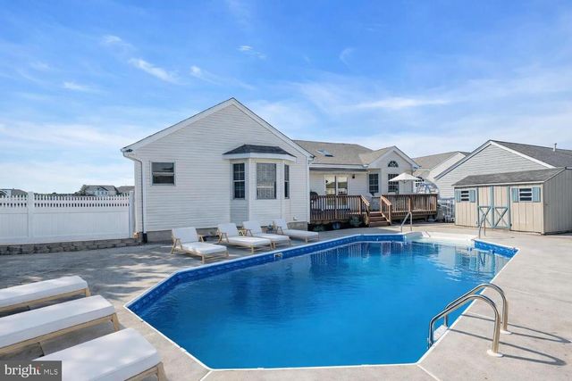 148 COMPASS ROAD, Manahawkin, NJ 08050