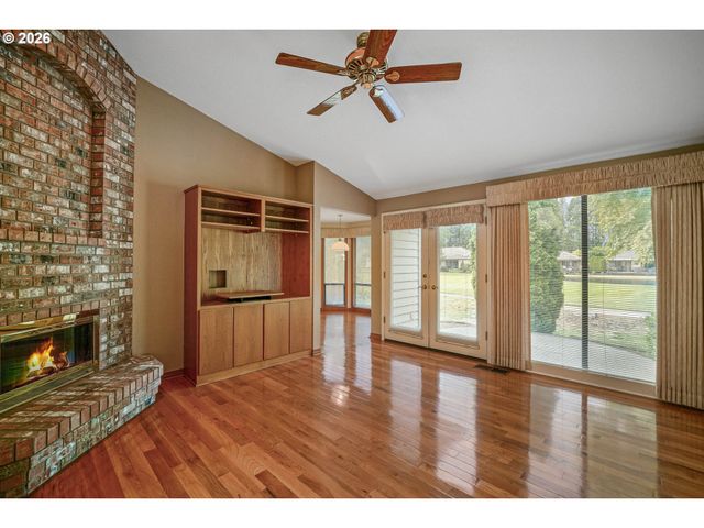 590 SNEAD Dr N, Keizer, OR 97303
