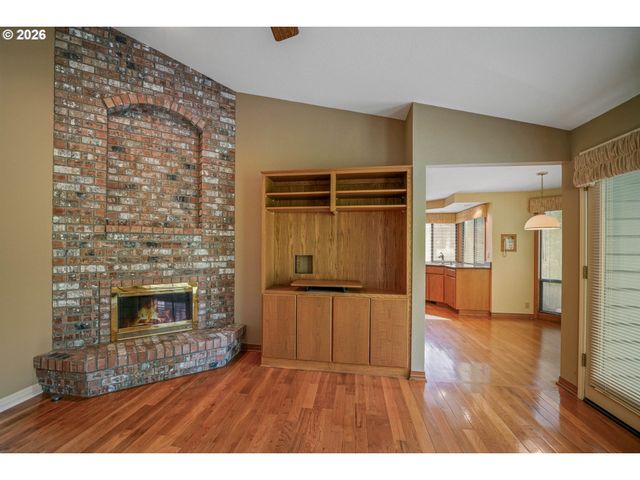 590 SNEAD Dr N, Keizer, OR 97303