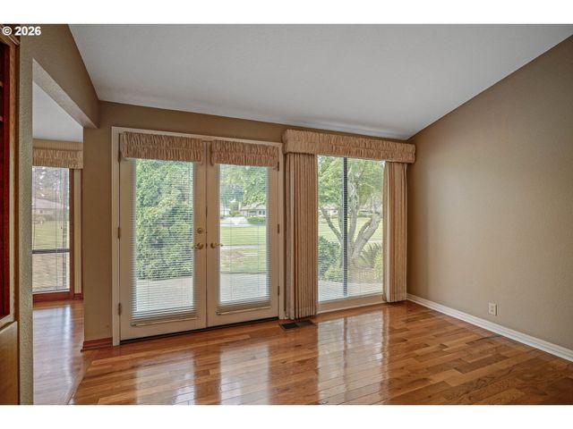 590 SNEAD Dr N, Keizer, OR 97303